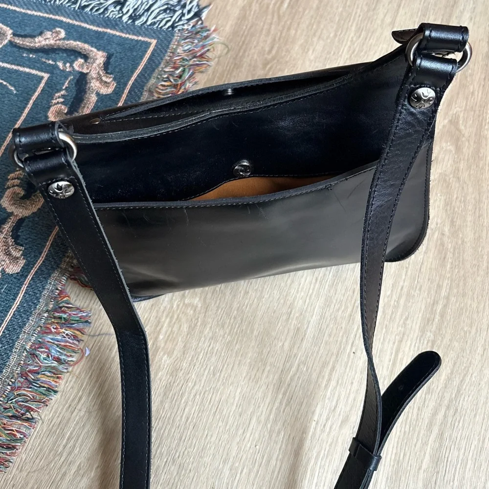 Patricia Nash London Leather Saddle Bag | Heritage Collection | Suede Interior - Picture 13 of 16